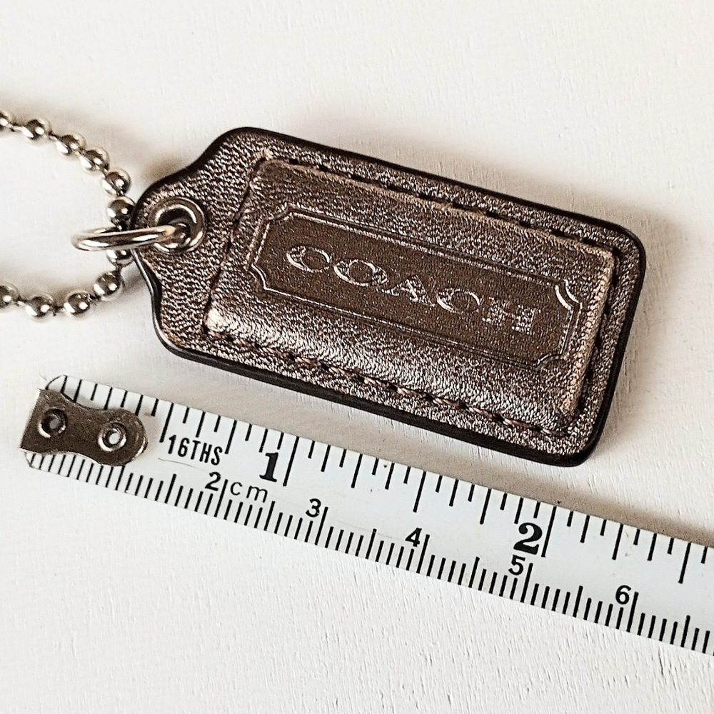 🏷️ 2" Med Coach Metallic Bronze Leather Hang Tag Bag Fob Charm Keychain Pendant - Picture 4 of 4